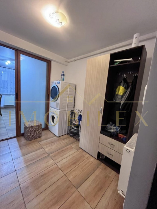 Apartament mobilat, parcare, zona Sesul de Sus