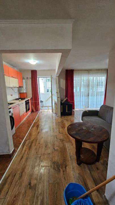 Apartament 2 camere, mobilat, zona Florilor 