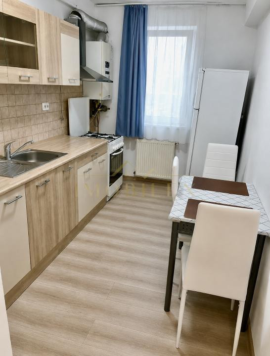 Apartament 2 camere decomandate, zona Florilor 