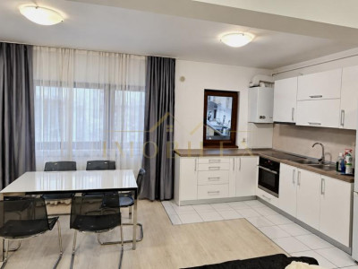 Apartament spațios 3 camere, de închiriat, zona Subcetate 