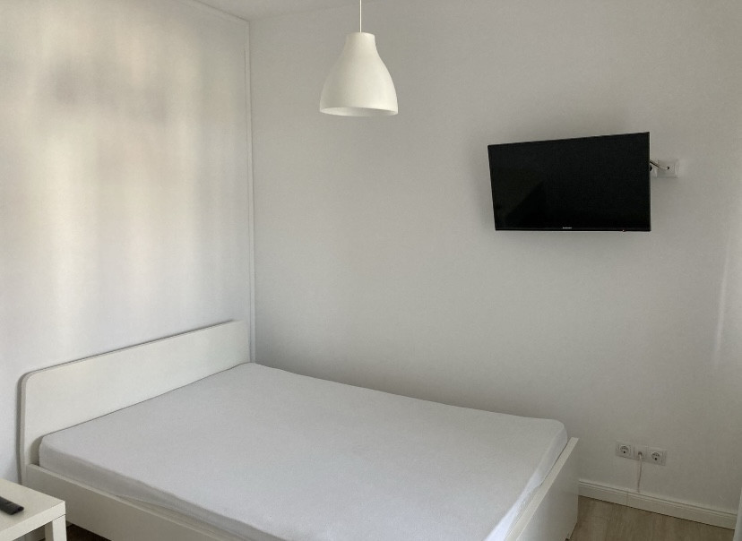 Apartament 3 camere, mobilat, zona Teilor