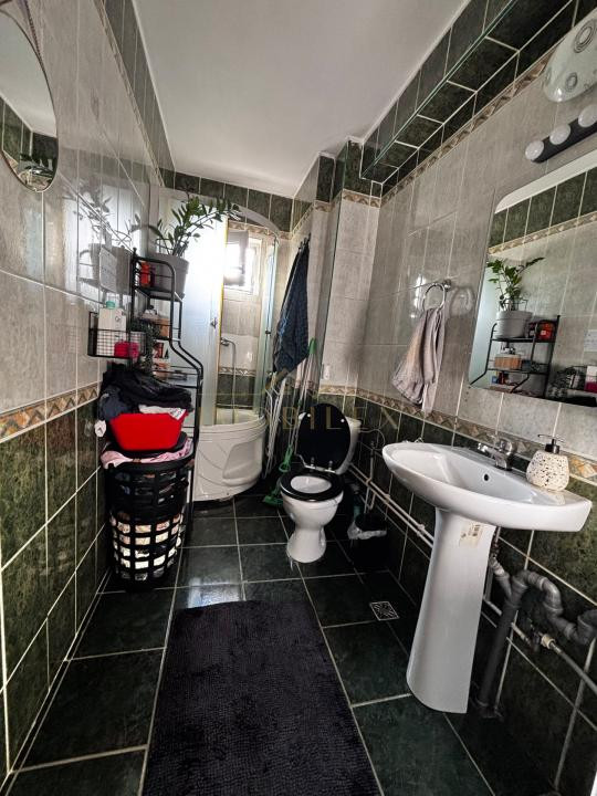 Apartament cu o camera decomandat ,zona UMF