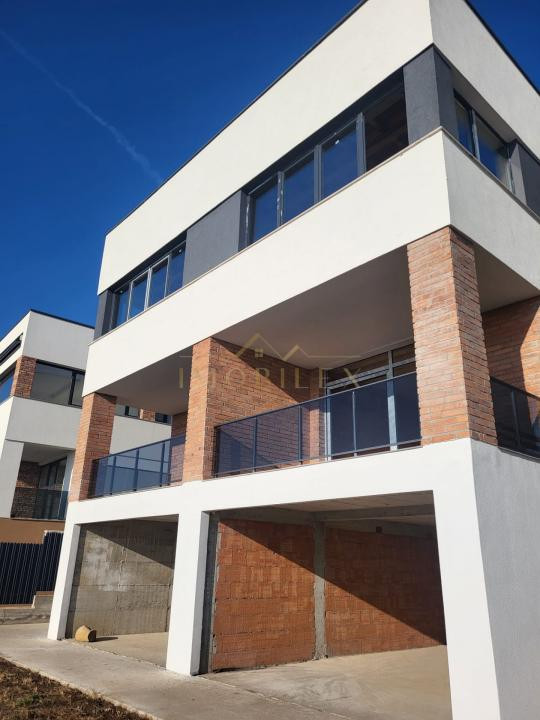 Duplex 160 mp zona Voronet