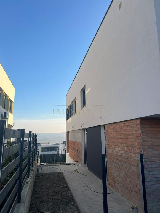 Duplex 160 mp zona Voronet