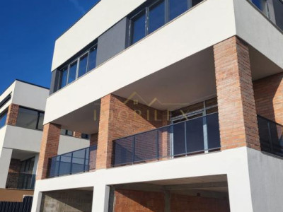 Duplex 160 mp zona Voronet
