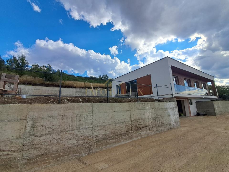 Casa individuală în Dezmir ,485 mp teren