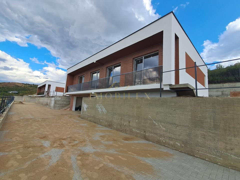 Casa individuală în Dezmir ,485 mp teren