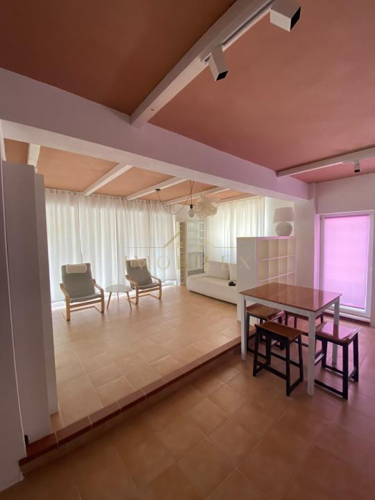 Apartament 2 camere, terasă 30mp, zona Bună ziua
