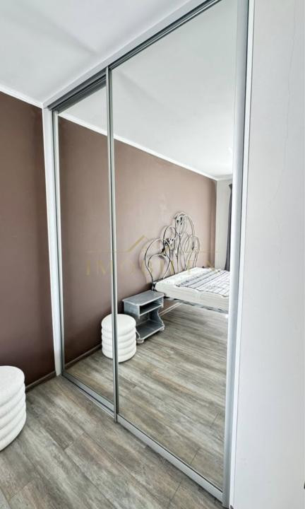 Apartament 3 camere , 2 locuri de parcare, zona Terra