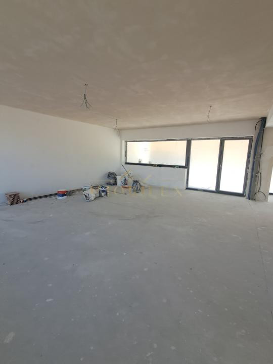 PROPRIETATE PREMIUM CU PANORAMĂ ȘI TERASĂ CIRCULABILĂ | CHINTENI