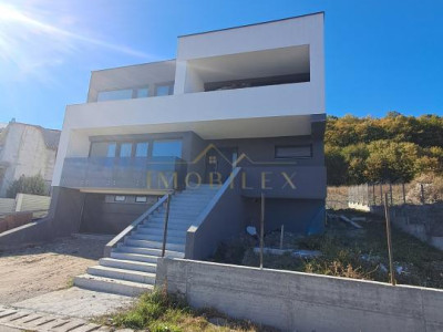 PROPRIETATE PREMIUM CU PANORAMĂ ȘI TERASĂ CIRCULABILĂ | CHINTENI