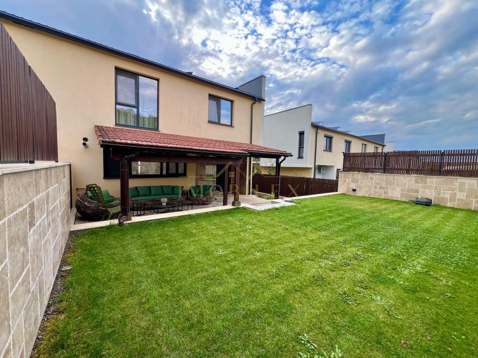 Casă tip duplex, 4 camere, 140mp util , 450mp teren, Dezmir 