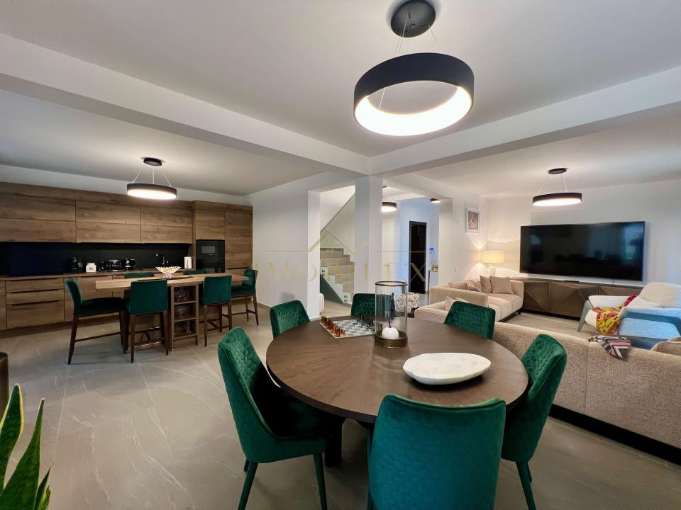 Casă tip duplex, 4 camere, 140mp util , 450mp teren, Dezmir 