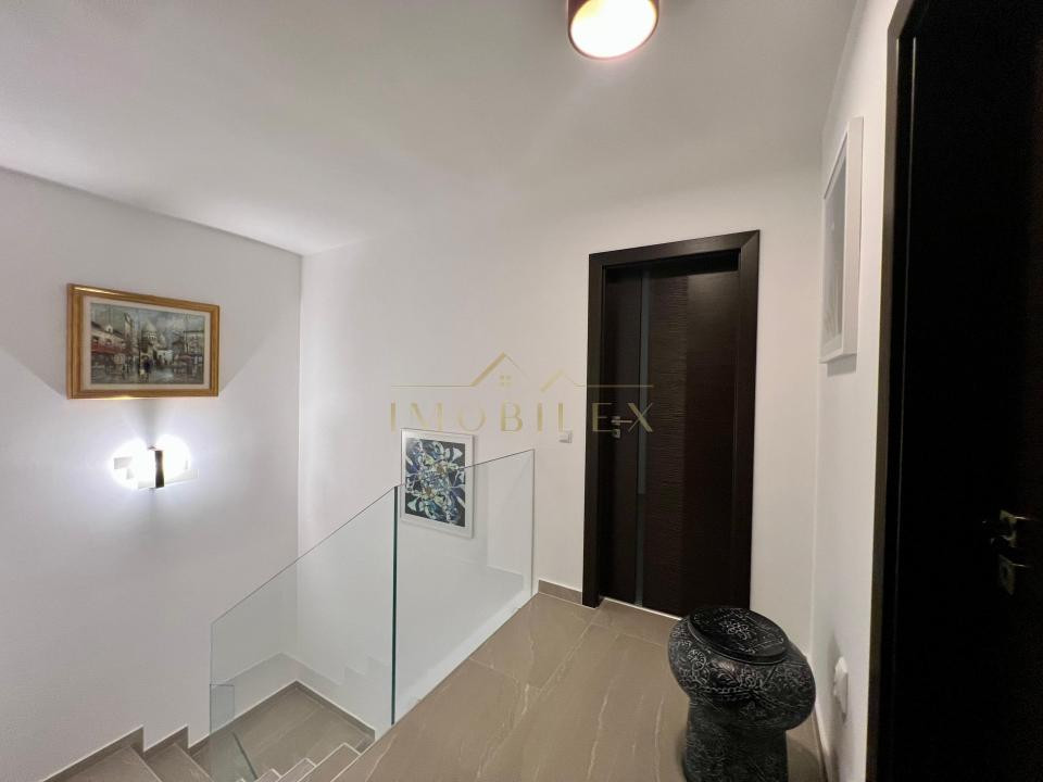 Casă tip duplex, 4 camere, 140mp util , 450mp teren, Dezmir 