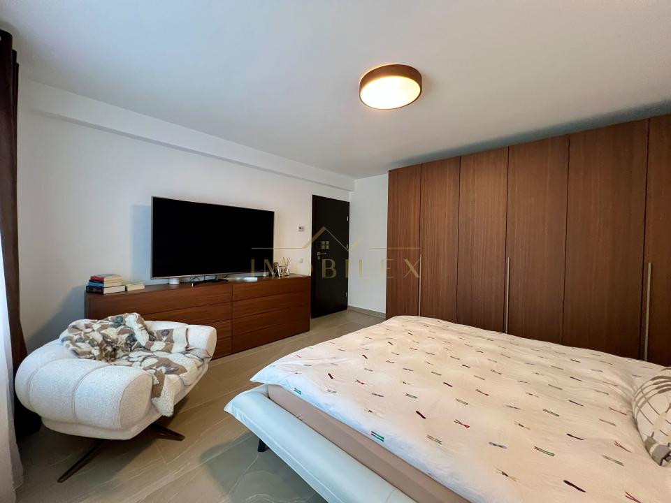 Casă tip duplex, 4 camere, 140mp util , 450mp teren, Dezmir 