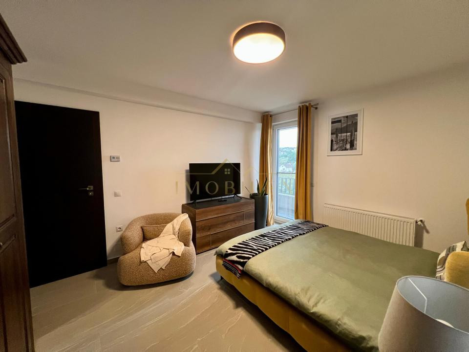 Casă tip duplex, 4 camere, 140mp util , 450mp teren, Dezmir 
