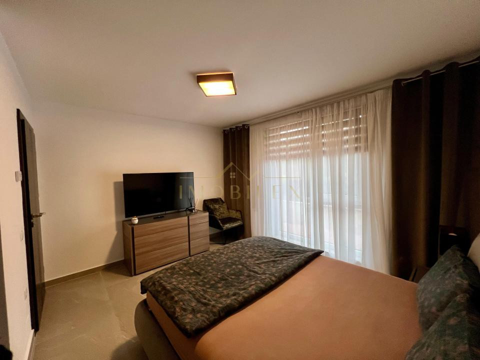Casă tip duplex, 4 camere, 140mp util , 450mp teren, Dezmir 