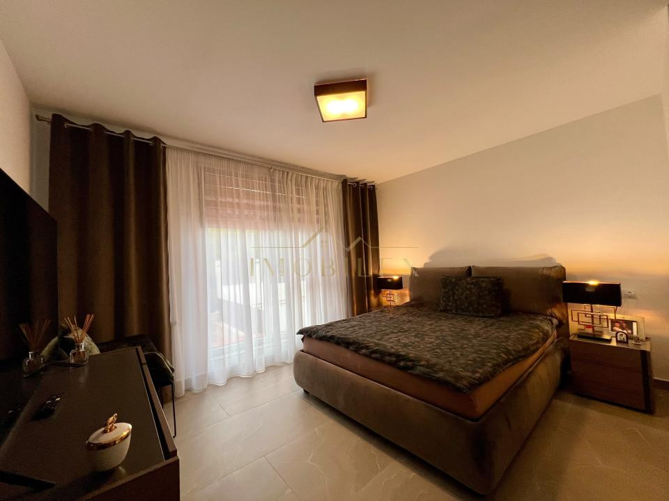 Casă tip duplex, 4 camere, 140mp util , 450mp teren, Dezmir 