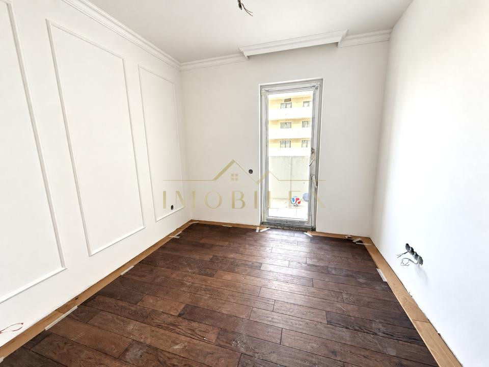 Apartament 3 camere, terasa 25 mp, bloc nou, Eroilor 