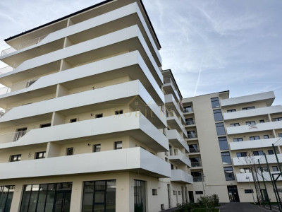 Apartament 3 camere, terasa 25 mp, bloc nou, Eroilor 