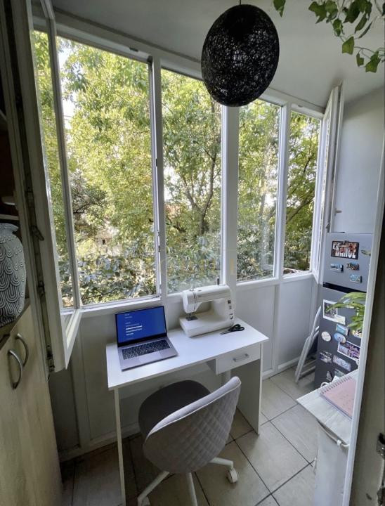 Garsoniera mobilata, bucatarie separata, balcon , zona Cojocnei 