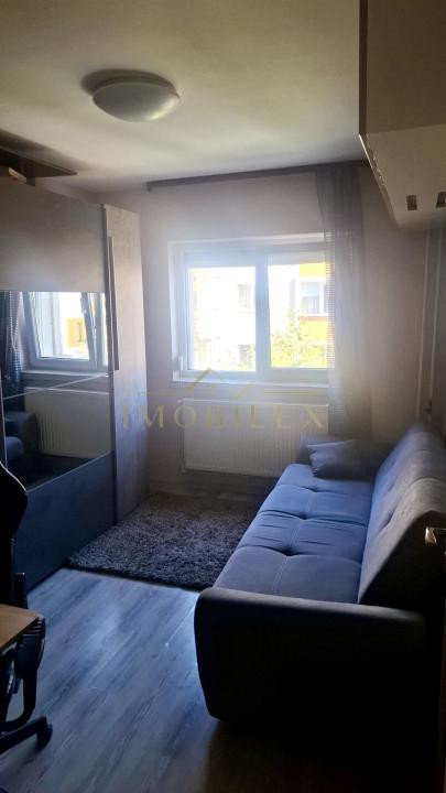Apartament 3 camere, decomandat, zona Între Lacuri