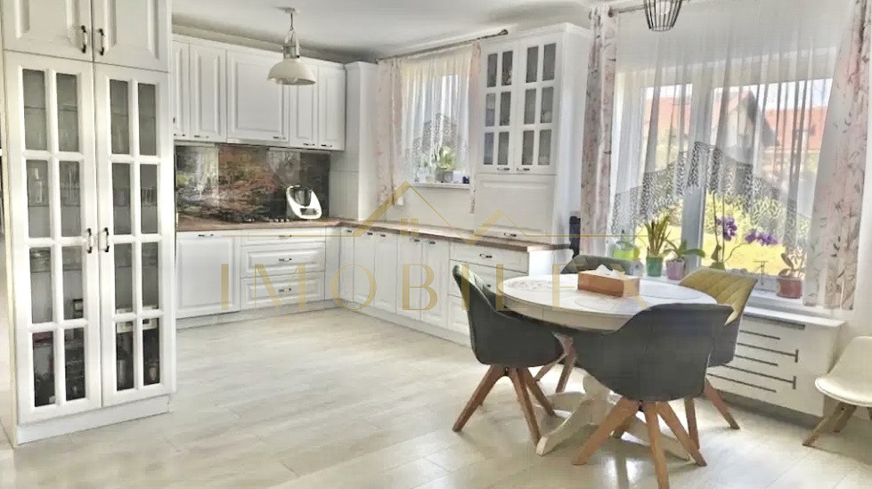 Apartament 3 camere, 2 băi, 85mp, parcare, zona Europa