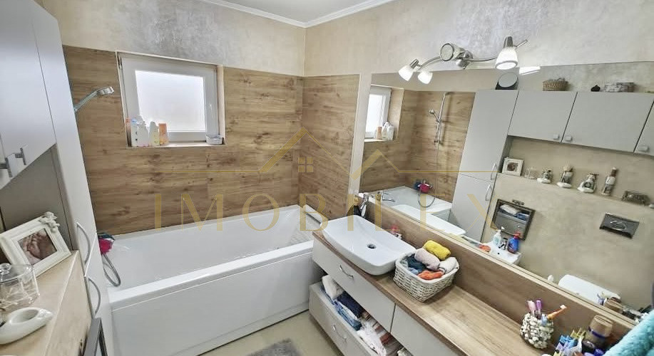 Apartament 3 camere, 2 băi, 85mp, parcare, zona Europa