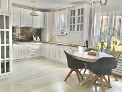 Apartament 3 camere, 2 băi, 85mp, parcare, zona Europa