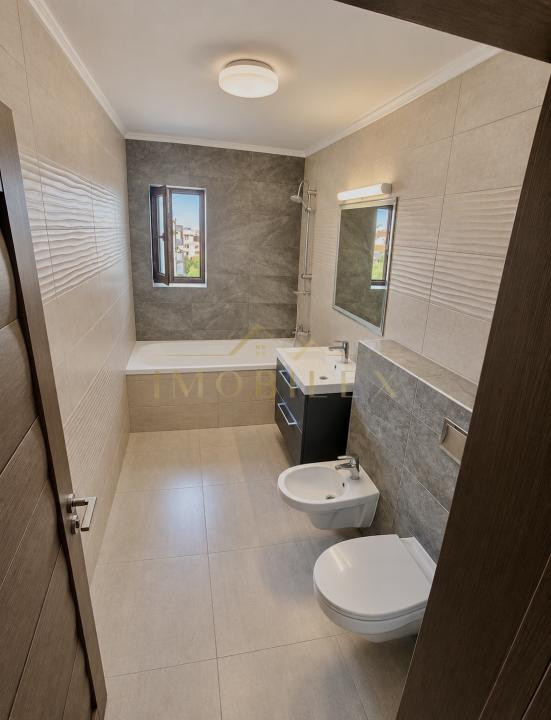 Apartament 3 camere, 66mp, zona Subcetate 
