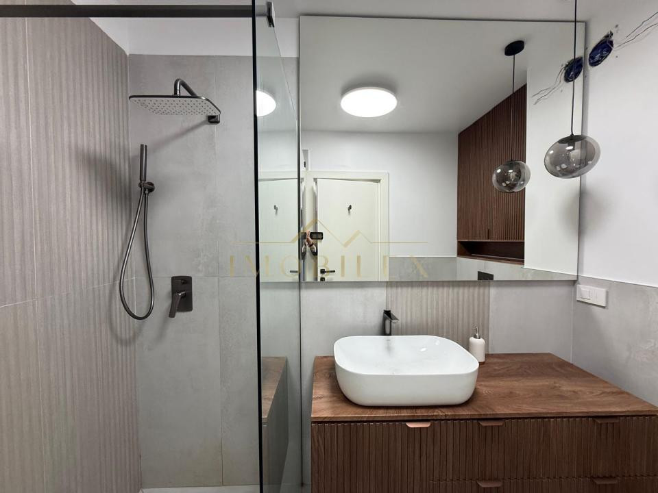 Apartament 3 camere ,Bloc Nou , zona Eroilor 