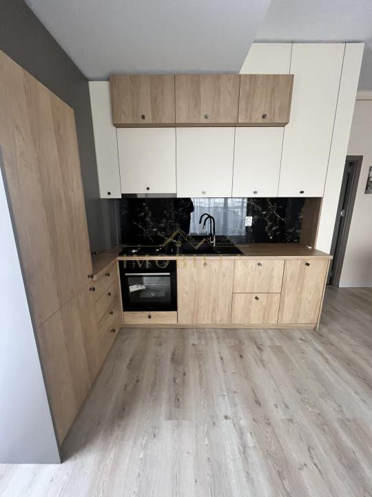 Apartament 3 camere , spațios,Nou , zona Eroilor 