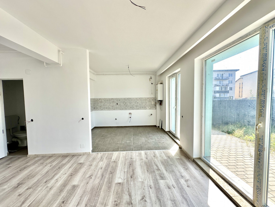 Casa 4 camere, FINISATĂ NOU, 2 parcări subterane, zona Sesul de sus 