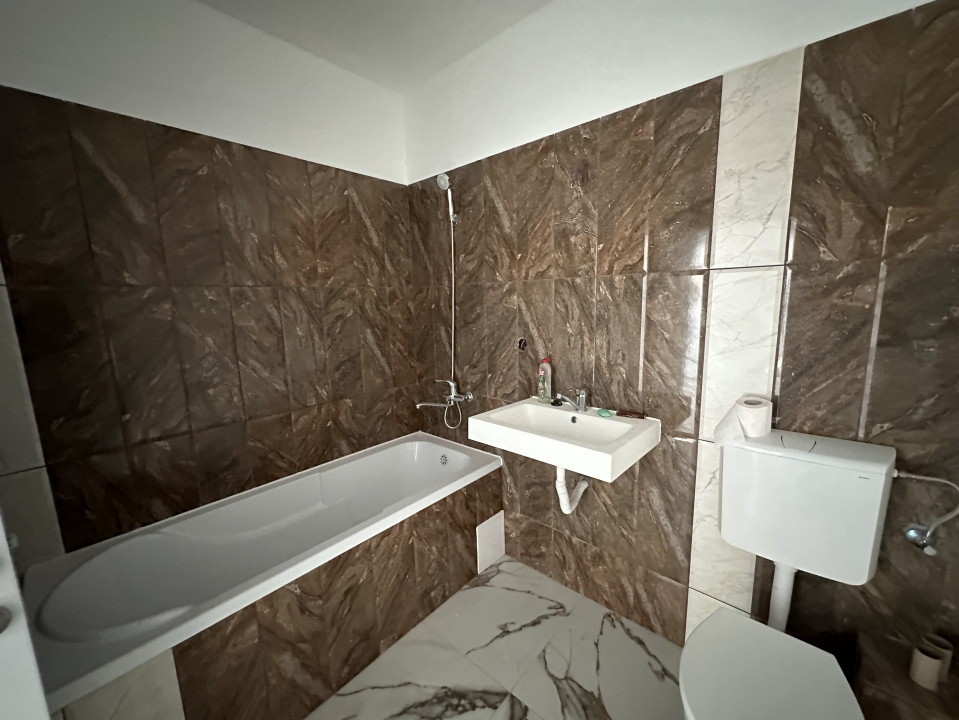 Casa 4 camere, FINISATĂ NOU, 2 parcări subterane, zona Sesul de sus 