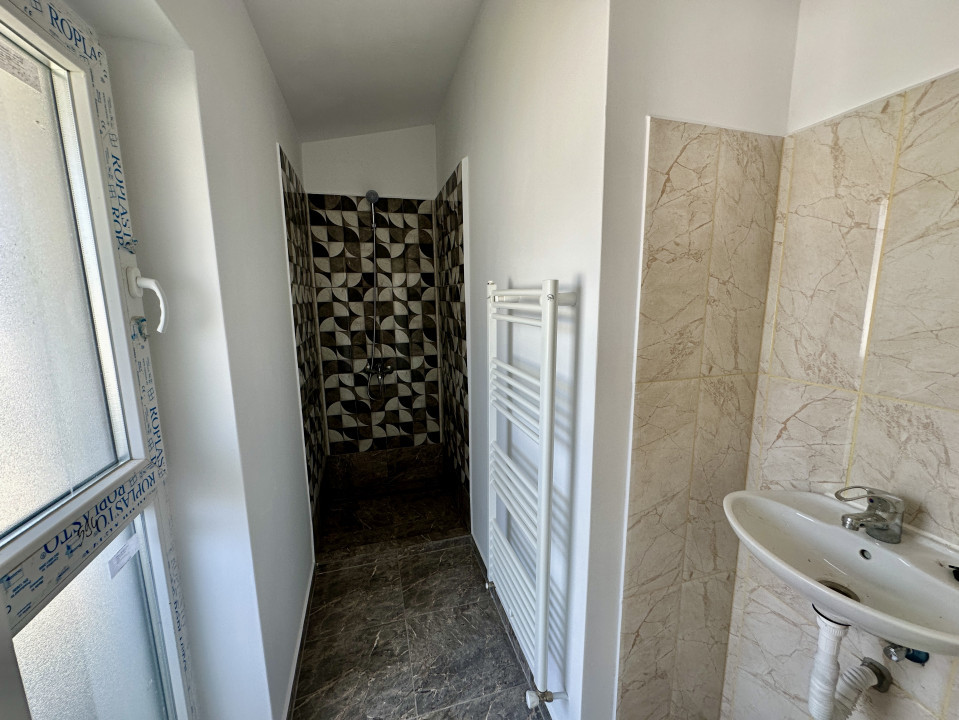 Casa 4 camere, FINISATĂ NOU, 2 parcări subterane, zona Sesul de sus 