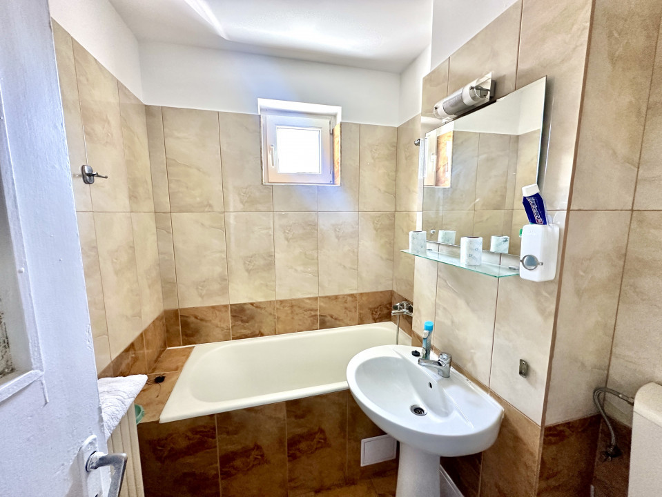 Apartament 3 camere, 66 mp, finisat, zona Manastur Cluj Napoca 