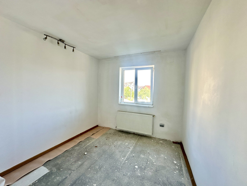 Oportunitate! Apartament 3 camere, etaj1,  zona Florilor 