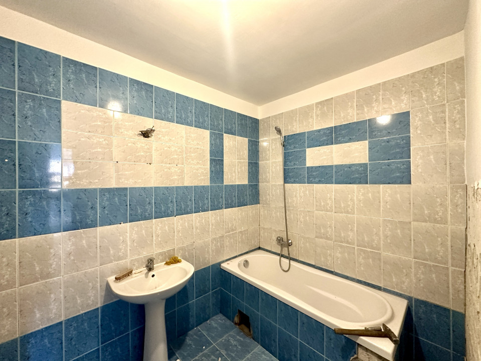 Oportunitate! Apartament 3 camere, etaj1,  zona Florilor 