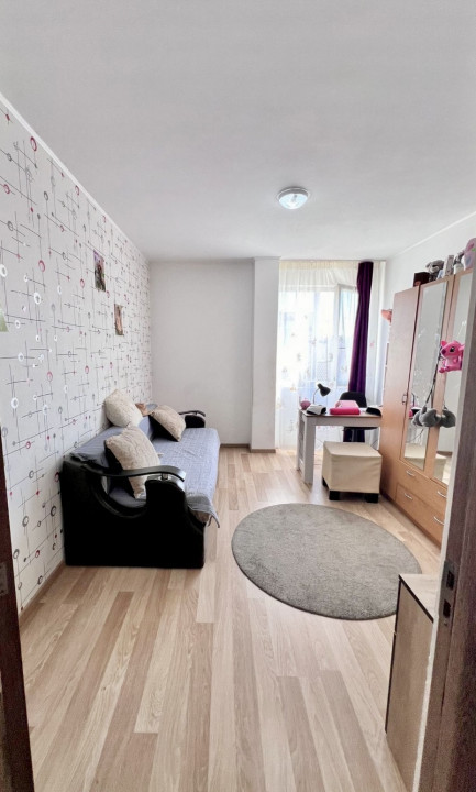 Apartament 3 camere decomandate, mobilat, zona Sesul de Sus 