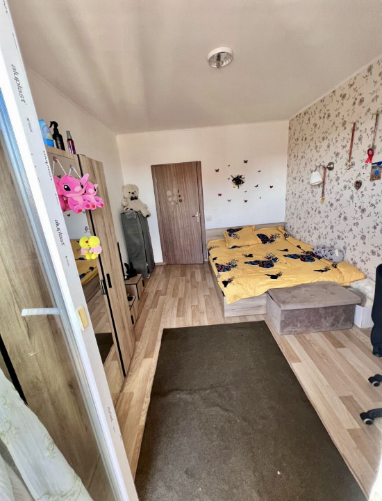 Apartament 3 camere decomandate, mobilat, zona Sesul de Sus 