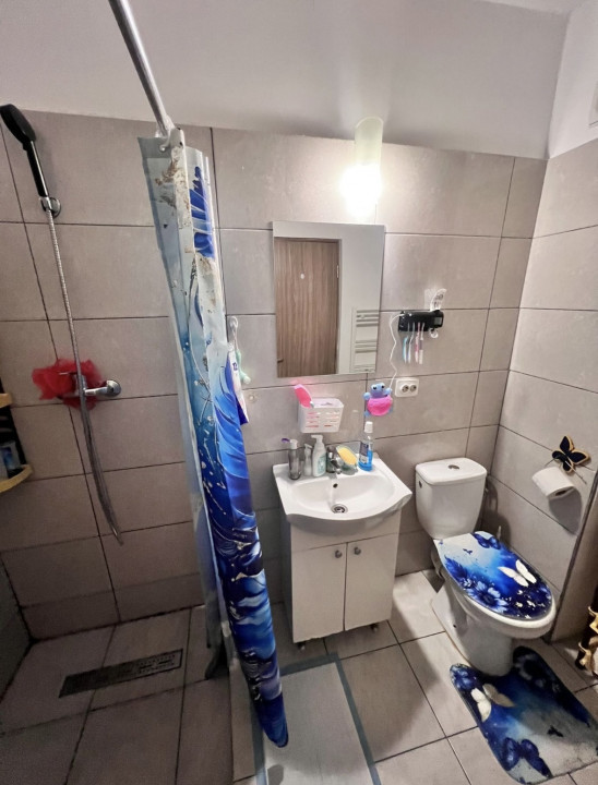 Apartament 3 camere decomandate, mobilat, zona Sesul de Sus 