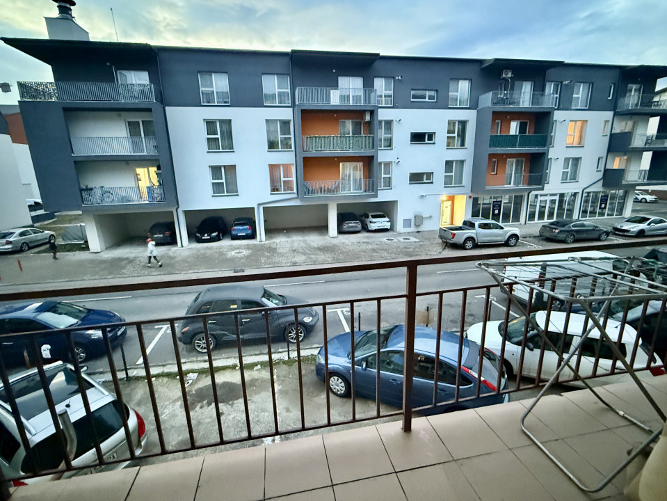 Apartament spațios, 2 camere decomandate, de închiriat, zona Florilor 