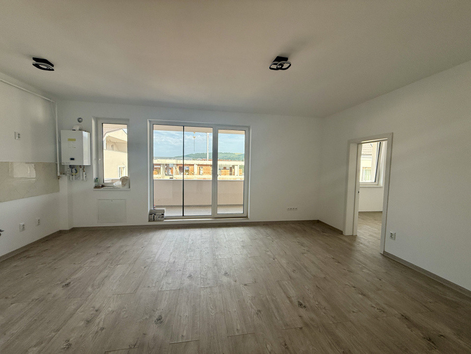 Apartament 2 camere, FINISAT NOU, terasă, bloc nou, zona Cetatii