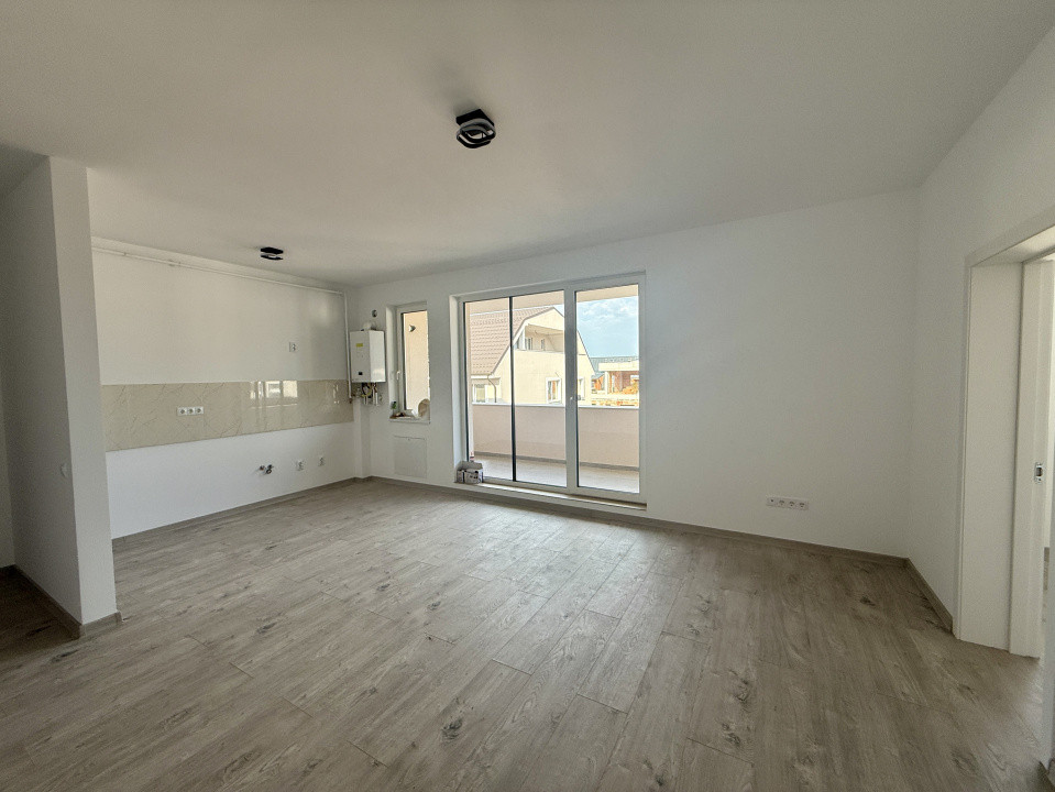 Apartament 2 camere, FINISAT NOU, terasă, bloc nou, zona Cetatii