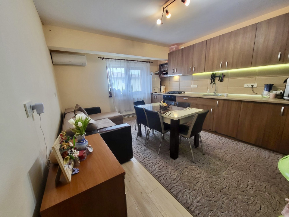 Apartament 3 camere, mobilat, zona Sesul de Sus 