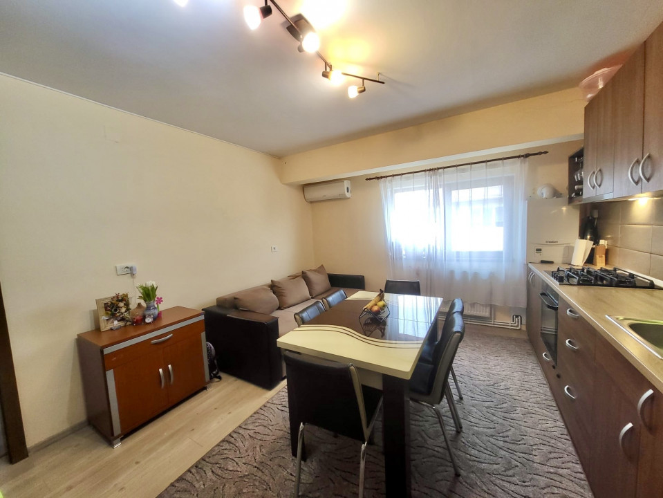 Apartament 3 camere, mobilat, zona Sesul de Sus 