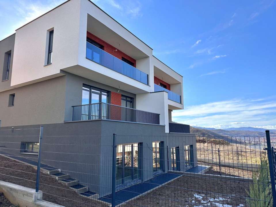 Casa tip duplex 5 camere, 180mp, teren 270mp, view, zona Vivo