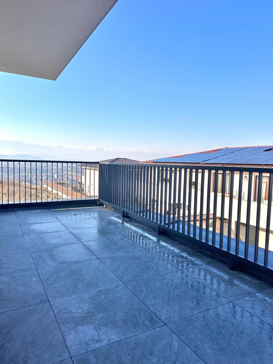 Casa tip duplex 5 camere, 180mp, teren 270mp, view, zona Vivo