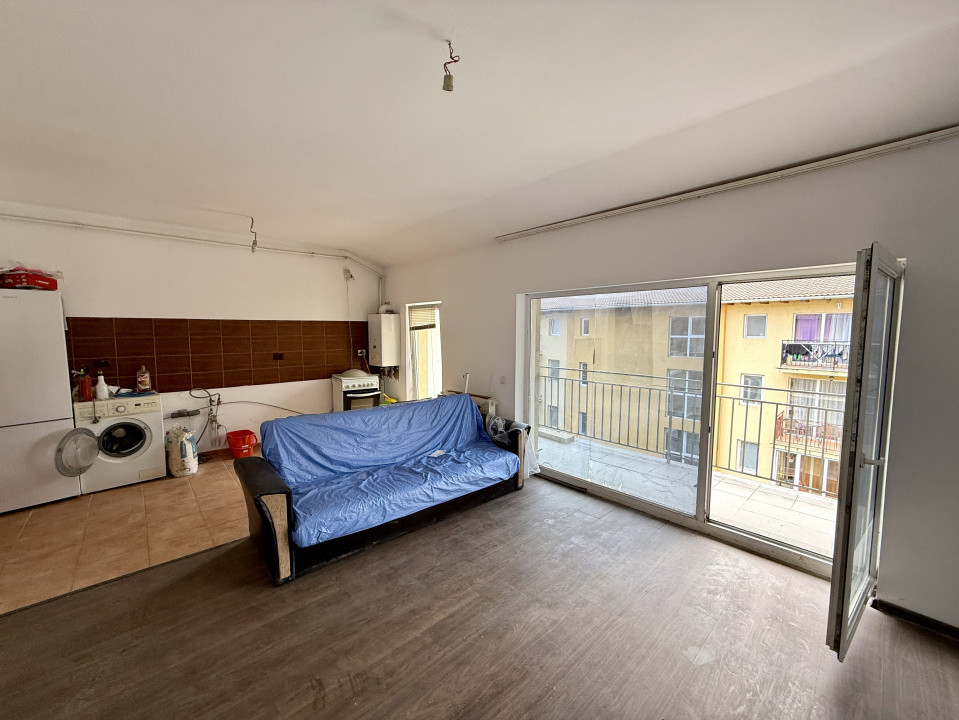 Apartament spațios 2 camere decomandate, finisat, terasă, zona Porii 