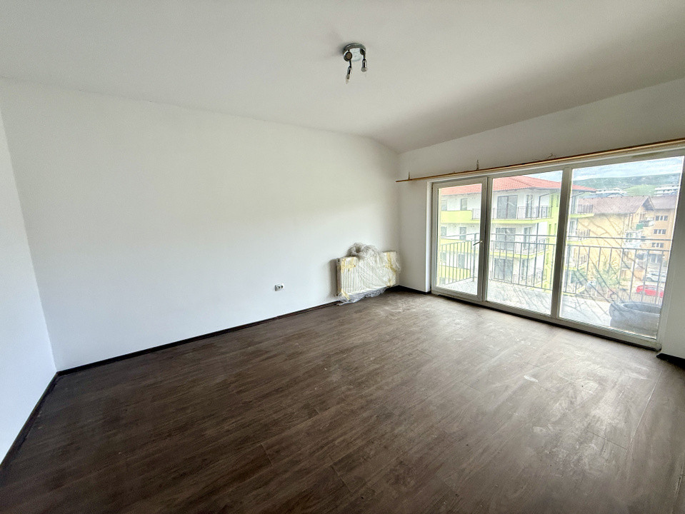 Apartament spațios 2 camere decomandate, finisat, terasă, zona Porii 